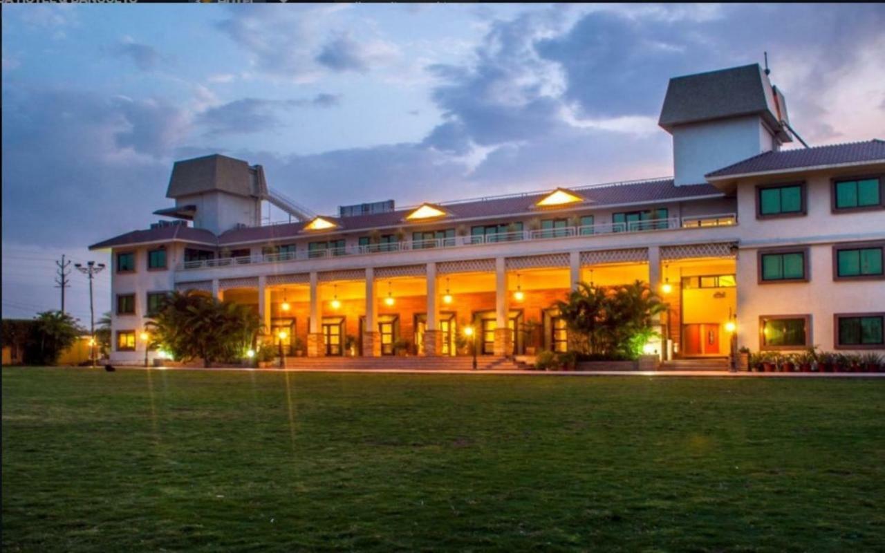 Jalsa Resort Индаур Экстерьер фото