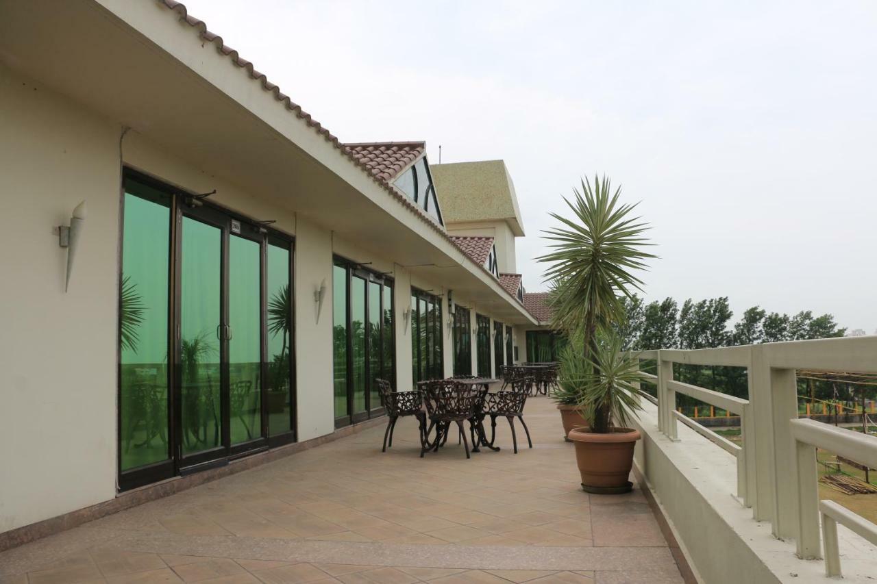 Jalsa Resort Индаур Экстерьер фото