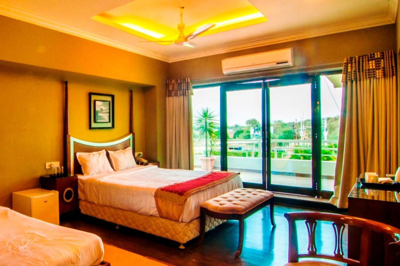 Jalsa Resort Индаур Экстерьер фото