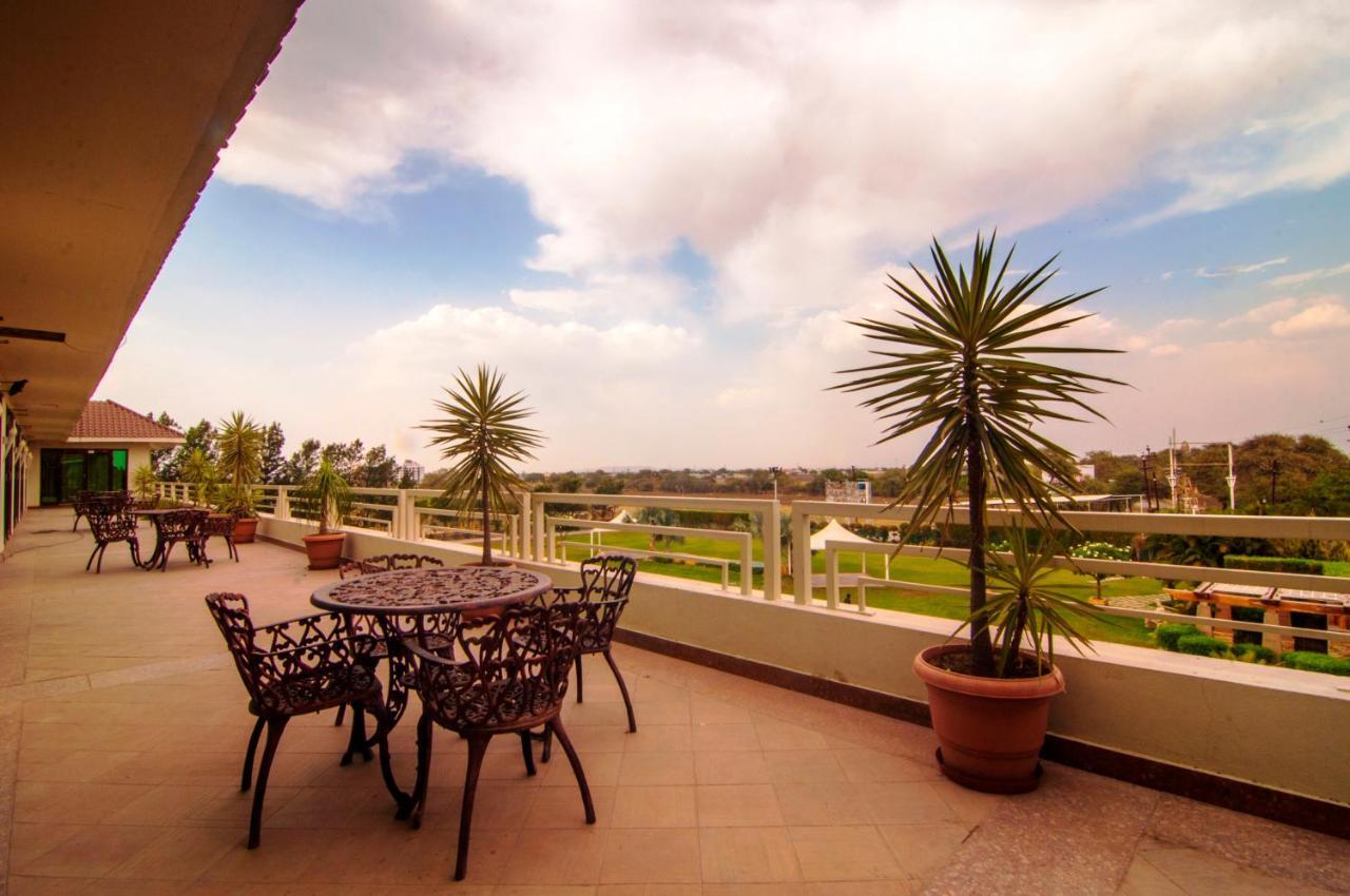 Jalsa Resort Индаур Экстерьер фото