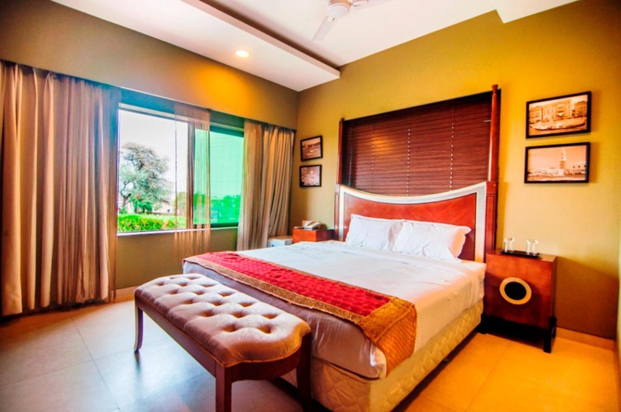 Jalsa Resort Индаур Экстерьер фото